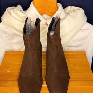 Chic Brown Ankle Booties NWOT